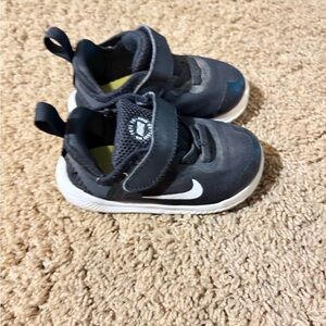 Nike Kids Black and white Sneakers